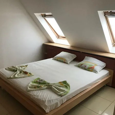 Хотел Кораба Apartment *
