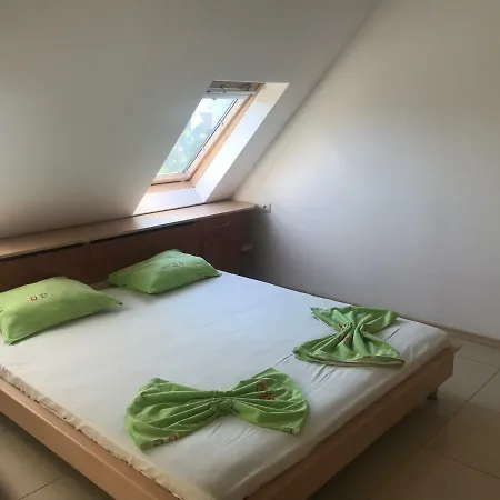 Apartment Хотел Кораба *